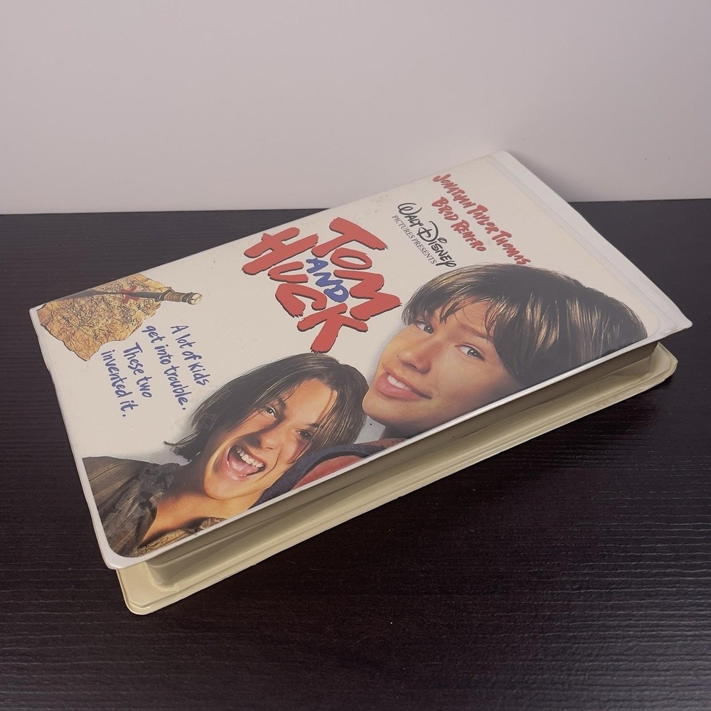 Tom and Huck Disney VHS Movie Jonathan Taylor Thomas Brad Renfro 1995 Tested - Picture 2 of 6
